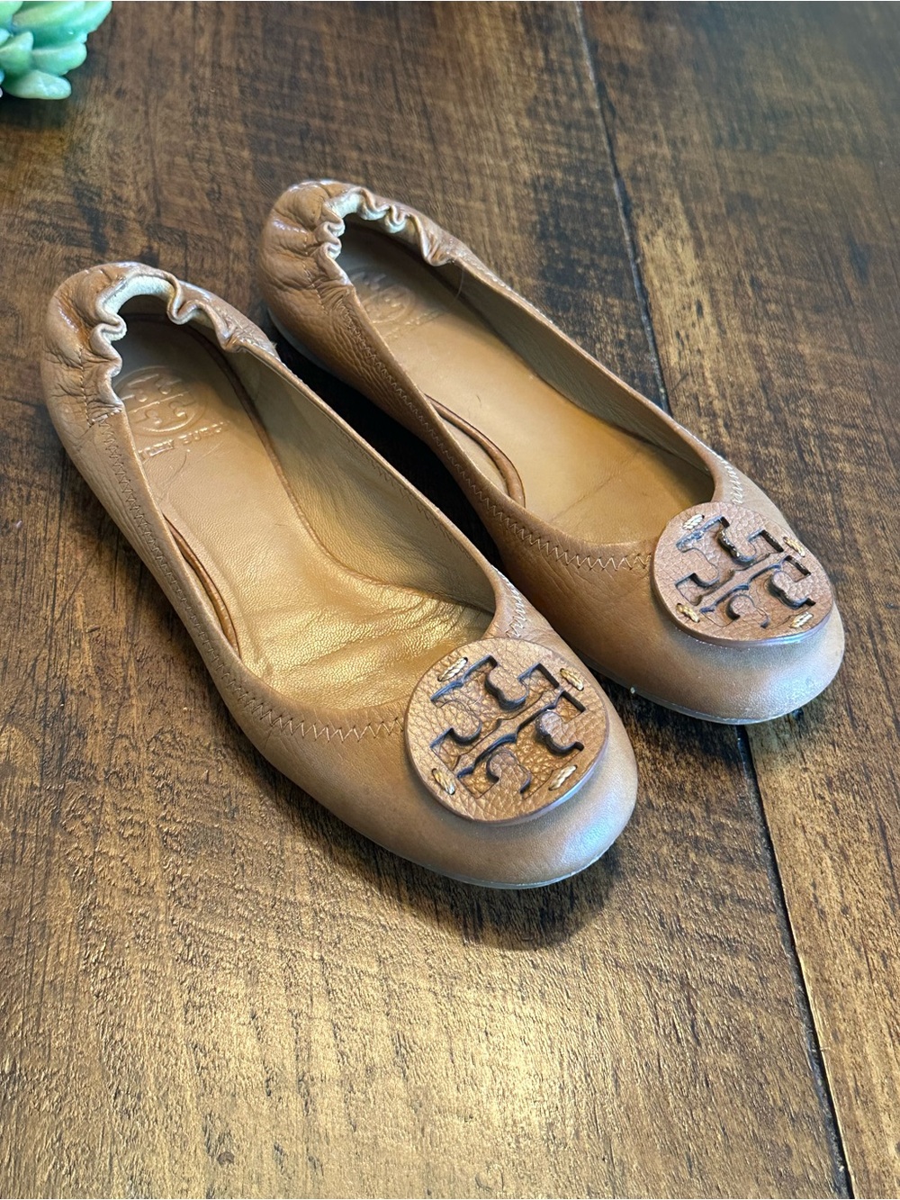 Tory Burch | Reva Tumbled Leather Travel Ballet Flats in Royal Tan, Size 7.5/8